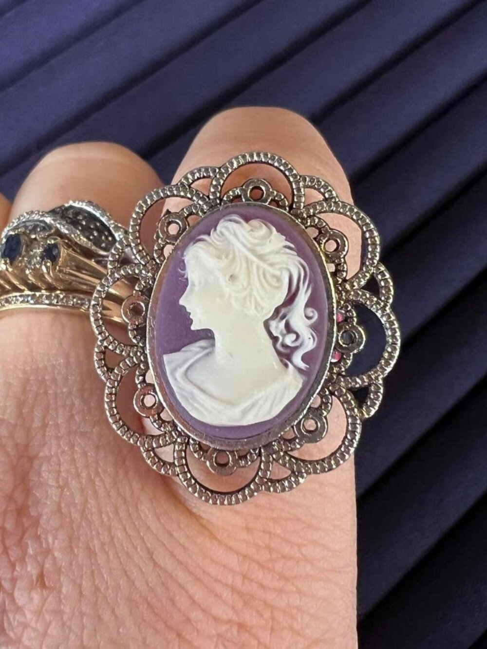 Vintage Silver Tone Purple Cameo Ring - Adjustable